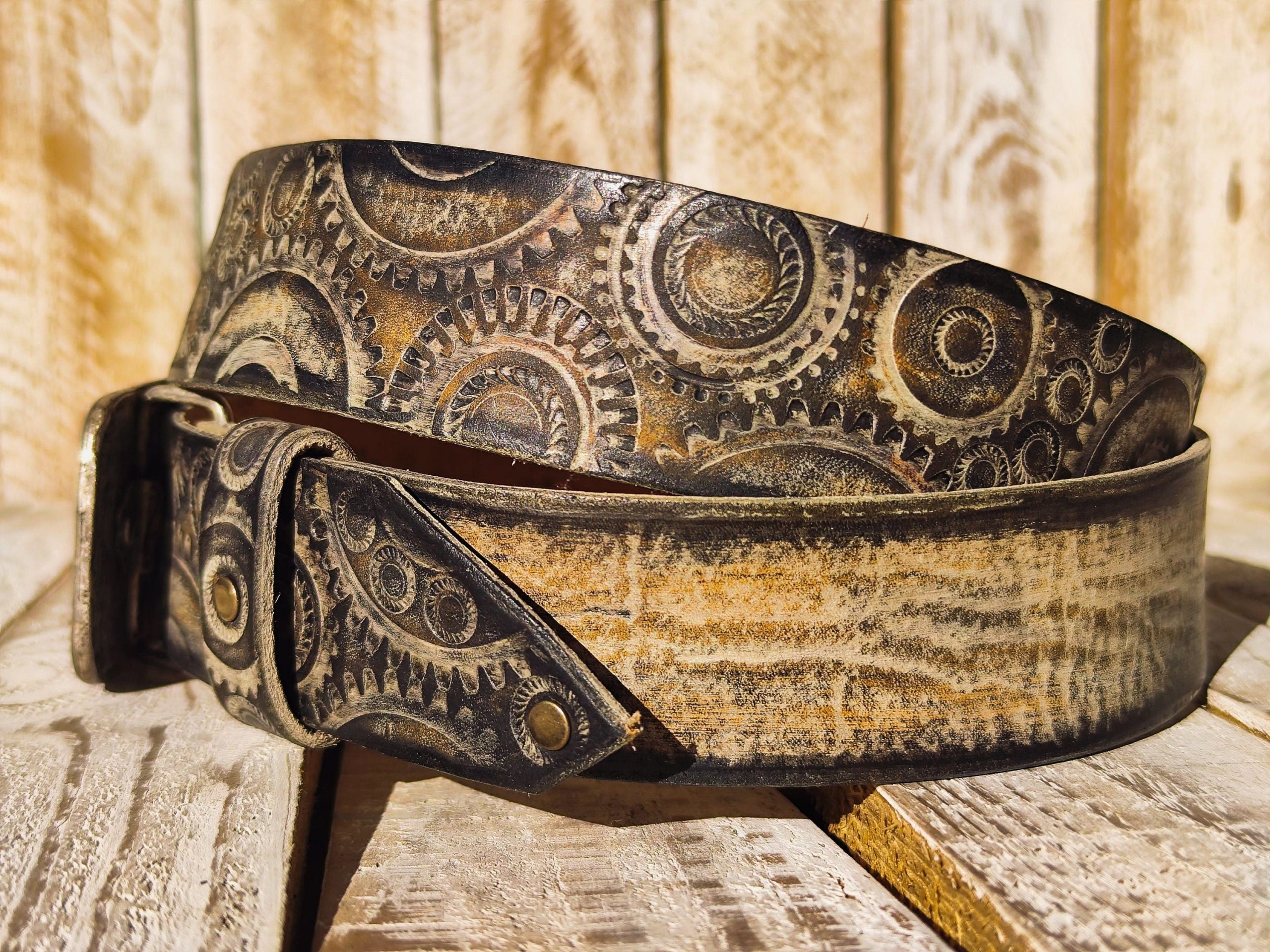 unique motorcycle gear buckle leather belt in vintage style