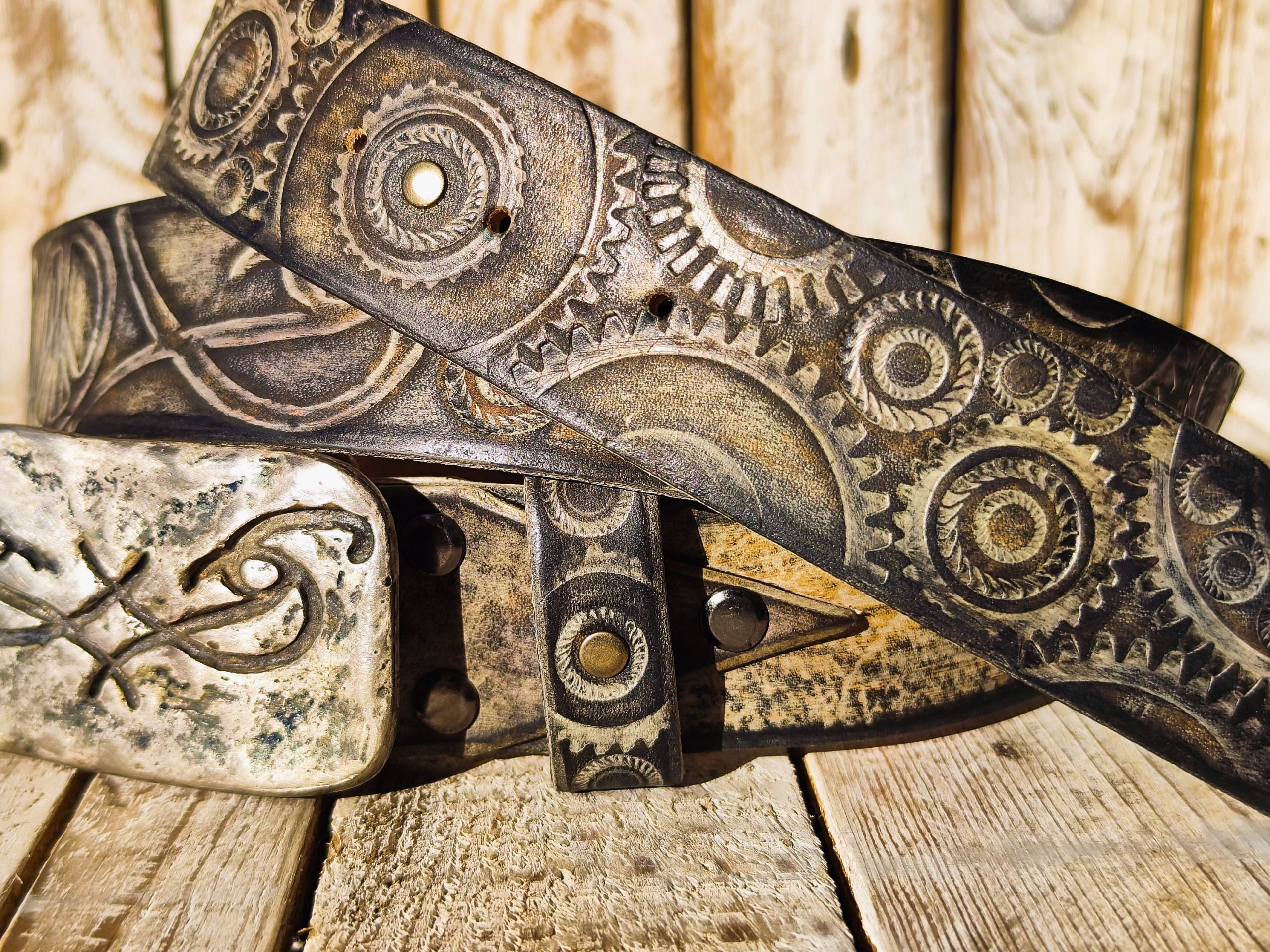 unique motorcycle gear buckle leather belt in vintage style