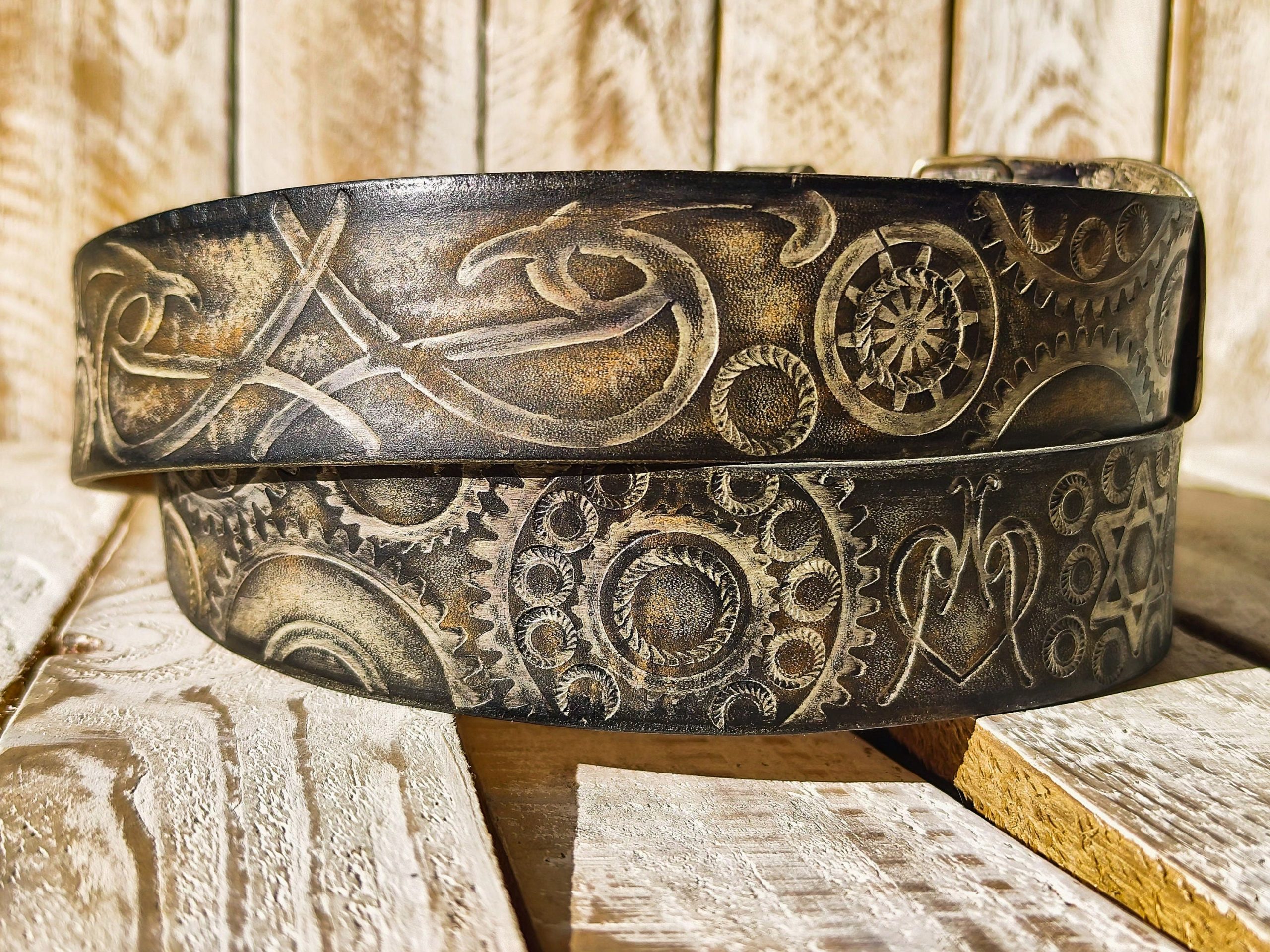 unique motorcycle gear buckle leather belt in vintage style